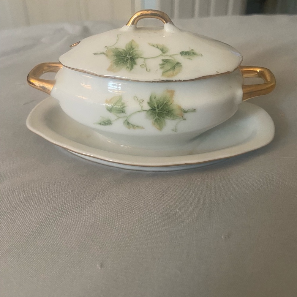 White and Gold Small Container for Sugar with Green Leaf Motif. Royal Crown 1446